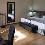 מלון Catalonia Avinyo 3*