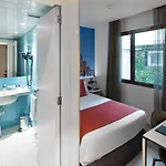 מלון Catalonia Avinyo 3*