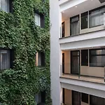 Catalonia Avinyo ברצלונה