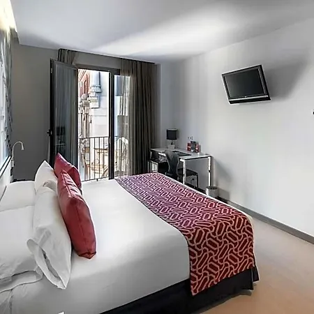 Catalonia Avinyo Hotel 3*