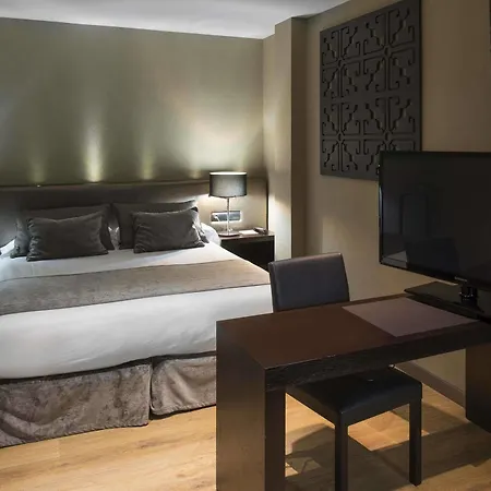 Catalonia Avinyo 3* Barselona
