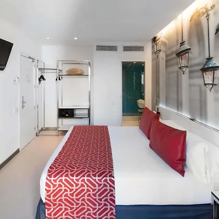 Catalonia Avinyo Hotel 3*