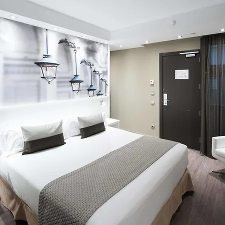 Otel Catalonia Avinyo