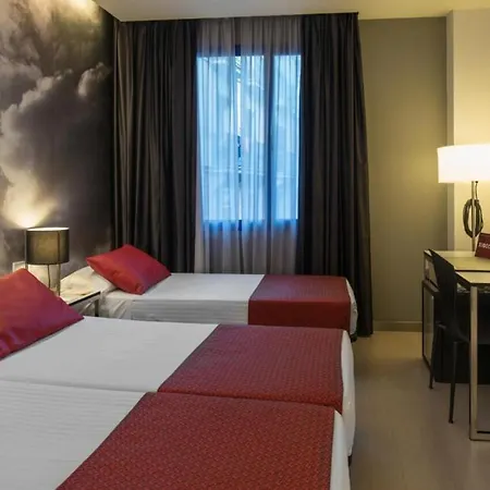 Catalonia Avinyó Hotel 3*