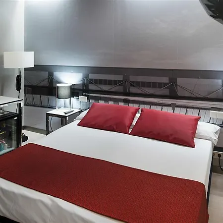 Catalonia Avinyó Hotel 3*